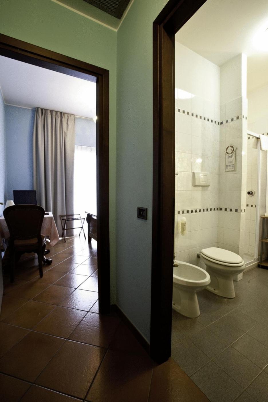 Hotel Nastro Azzurro Monguzzo Exterior photo