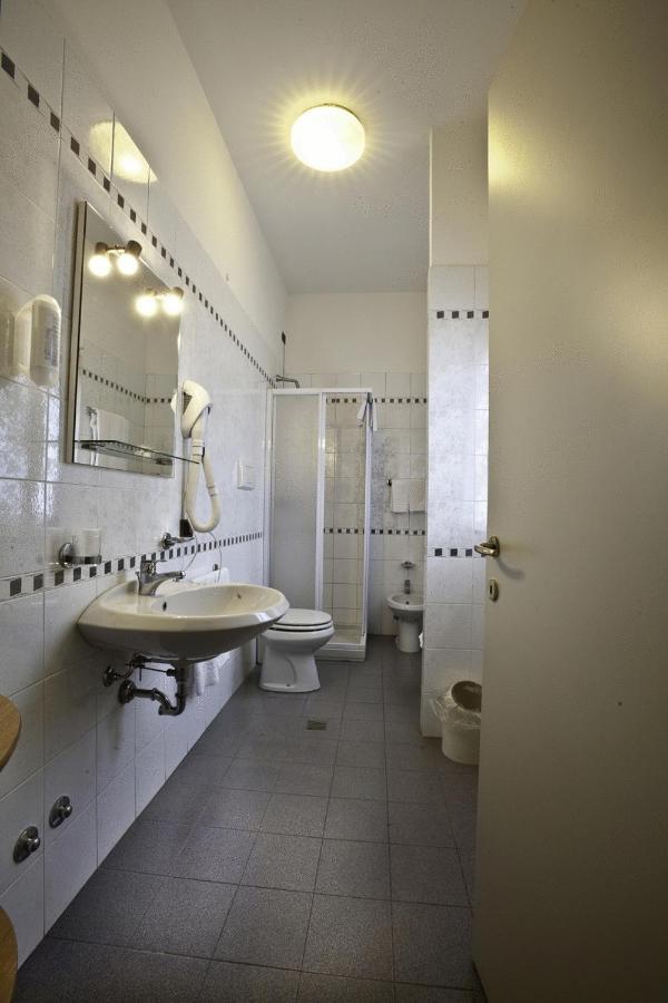 Hotel Nastro Azzurro Monguzzo Room photo